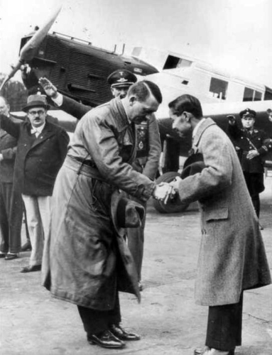 3. juuli 1934 - Hitler tervitab Tai kuningat Rama VII-ndat Tempelhofi lennuväljal