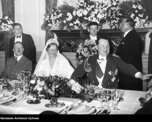 10. apr. 1935 - Hitler Göringi pulmas
