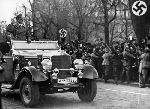 14. märts 1938 14 - Hitler Sankt Pöltenis Austrias 