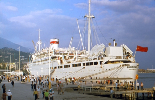 ©Reisilaev „Rossia” Jalta sadamas.  