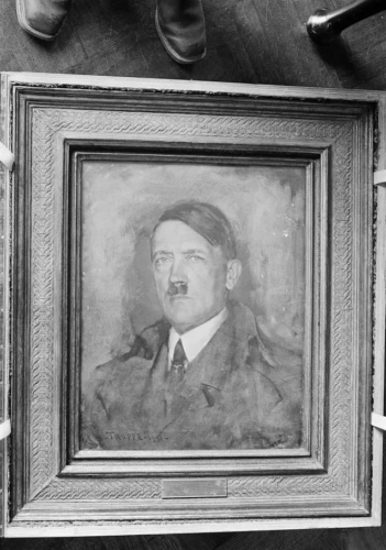 Hitleri Mannerheimile kingitud portreemaal, mida mitte kunagi ja mitte kusagil välja ei pandud.