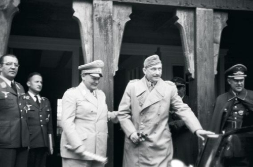 Göring Mannerheimi saatmas pärast vastukülaskäigu lõppu.