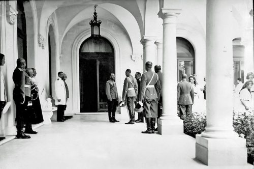 Livadia. Maria, Anastasia ja Tatjana. Eemal Nikolai 1914