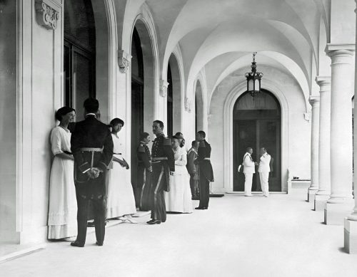 Nikolai II vestlemas. Livadia 1913