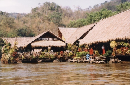 Ujuv hotell Kwai jõe ääres, 25 jaan. 2000