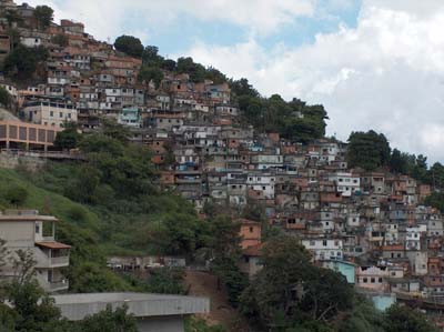 © Rio de Janeiro, favela – vaeste linnaosa